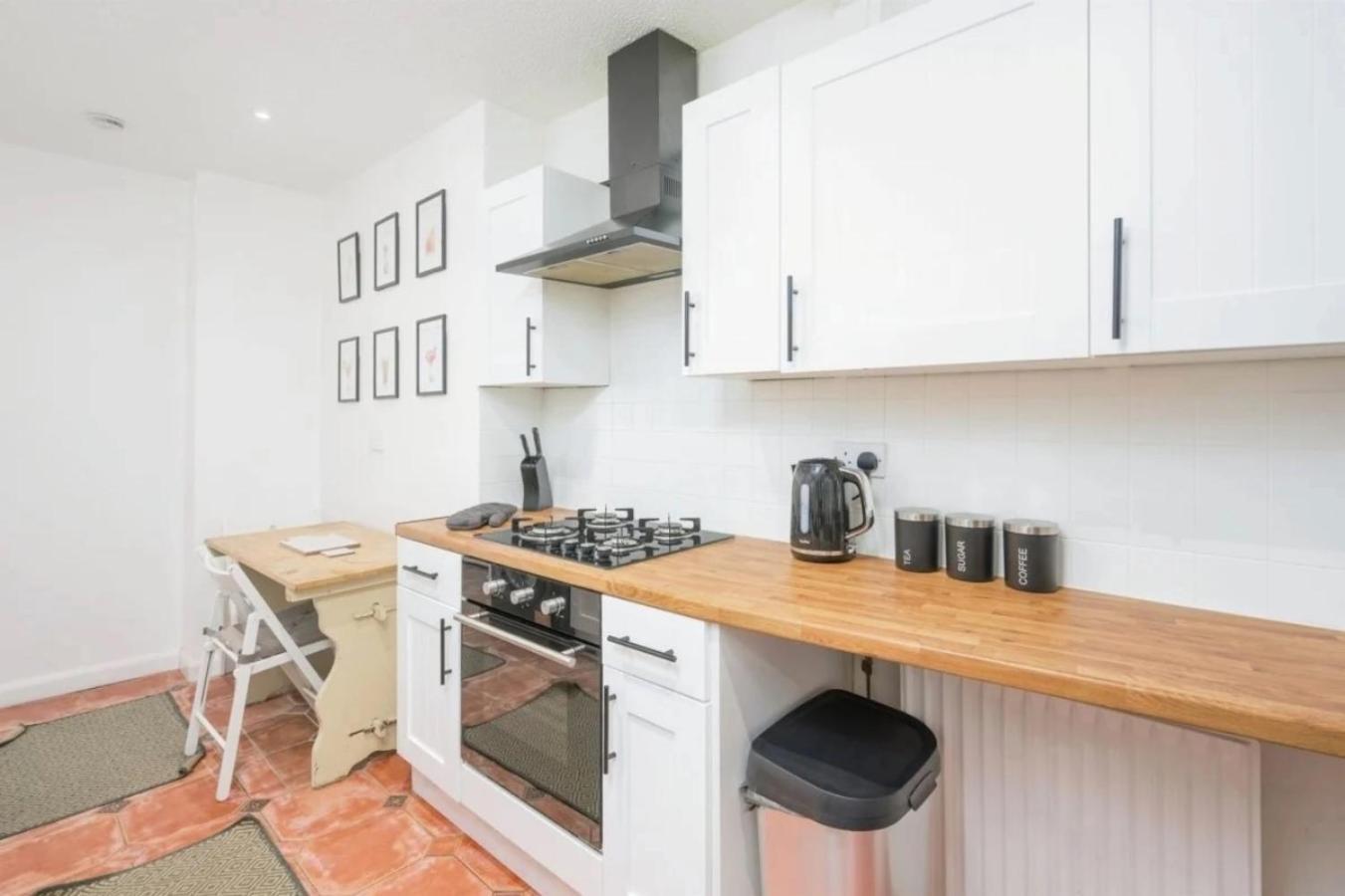 City Centre 2 Bedroom Apt - Free Parking - Wifi - Smart Tv Plymouth Exterior photo